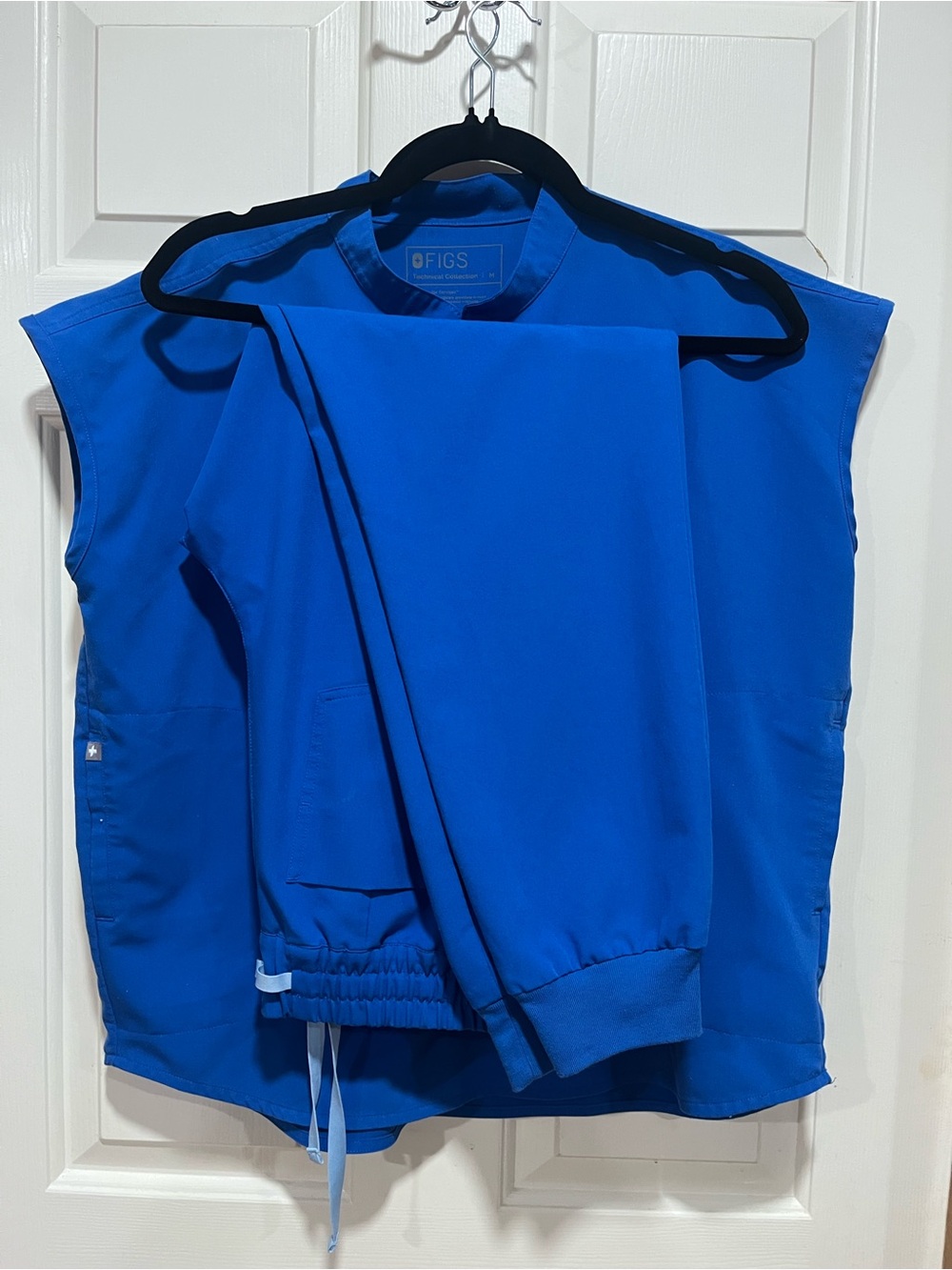 Figs Scrub Set- Rafaela Top with HW Uman Relaxed Joggers